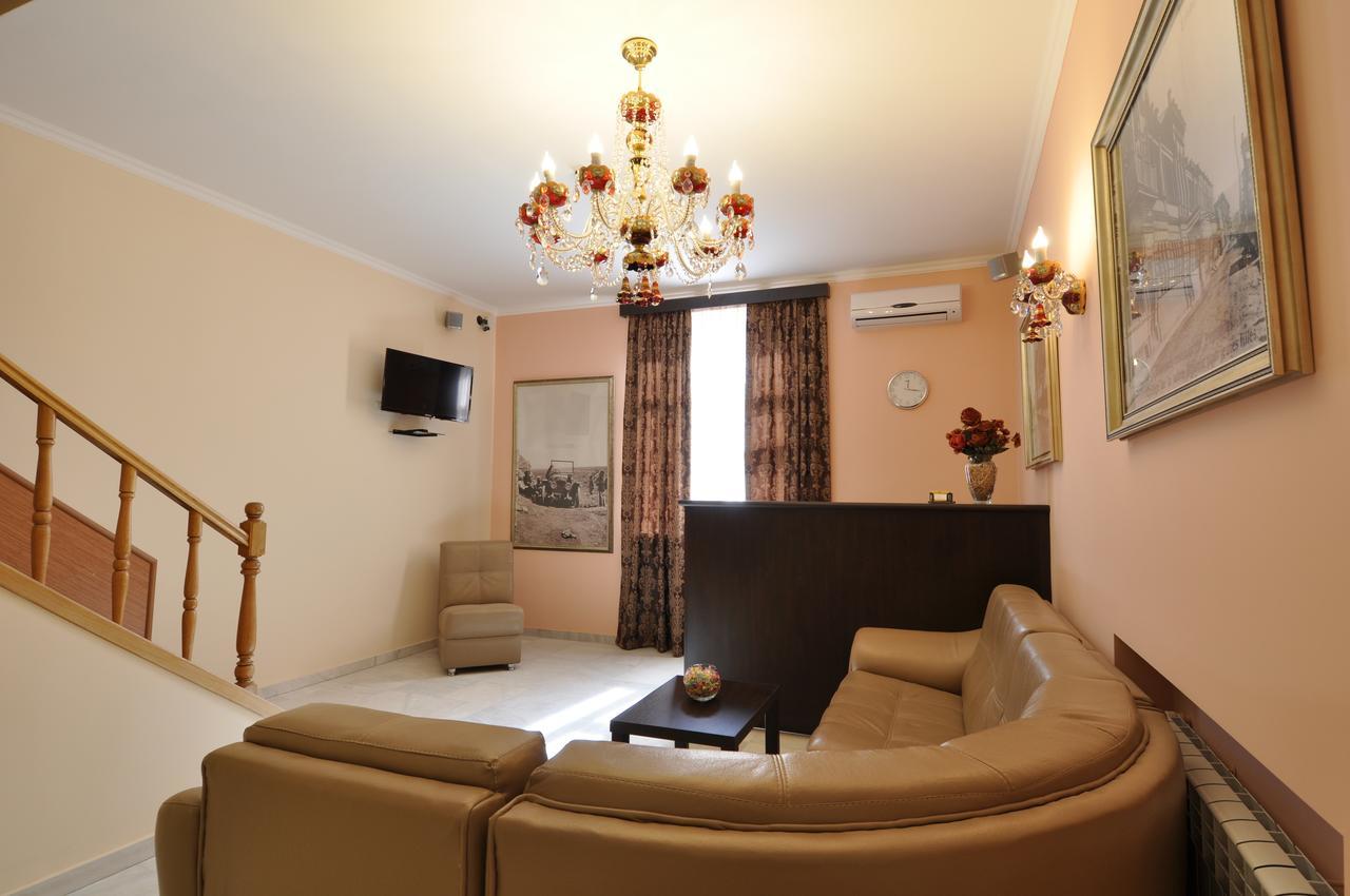 Albert House Hotel&Tours Jerevan Buitenkant foto