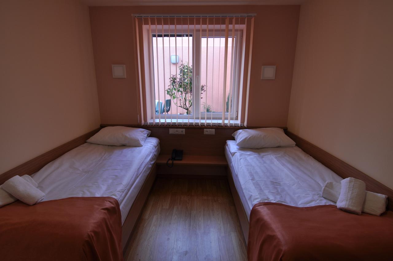 Albert House Hotel&Tours Jerevan Buitenkant foto