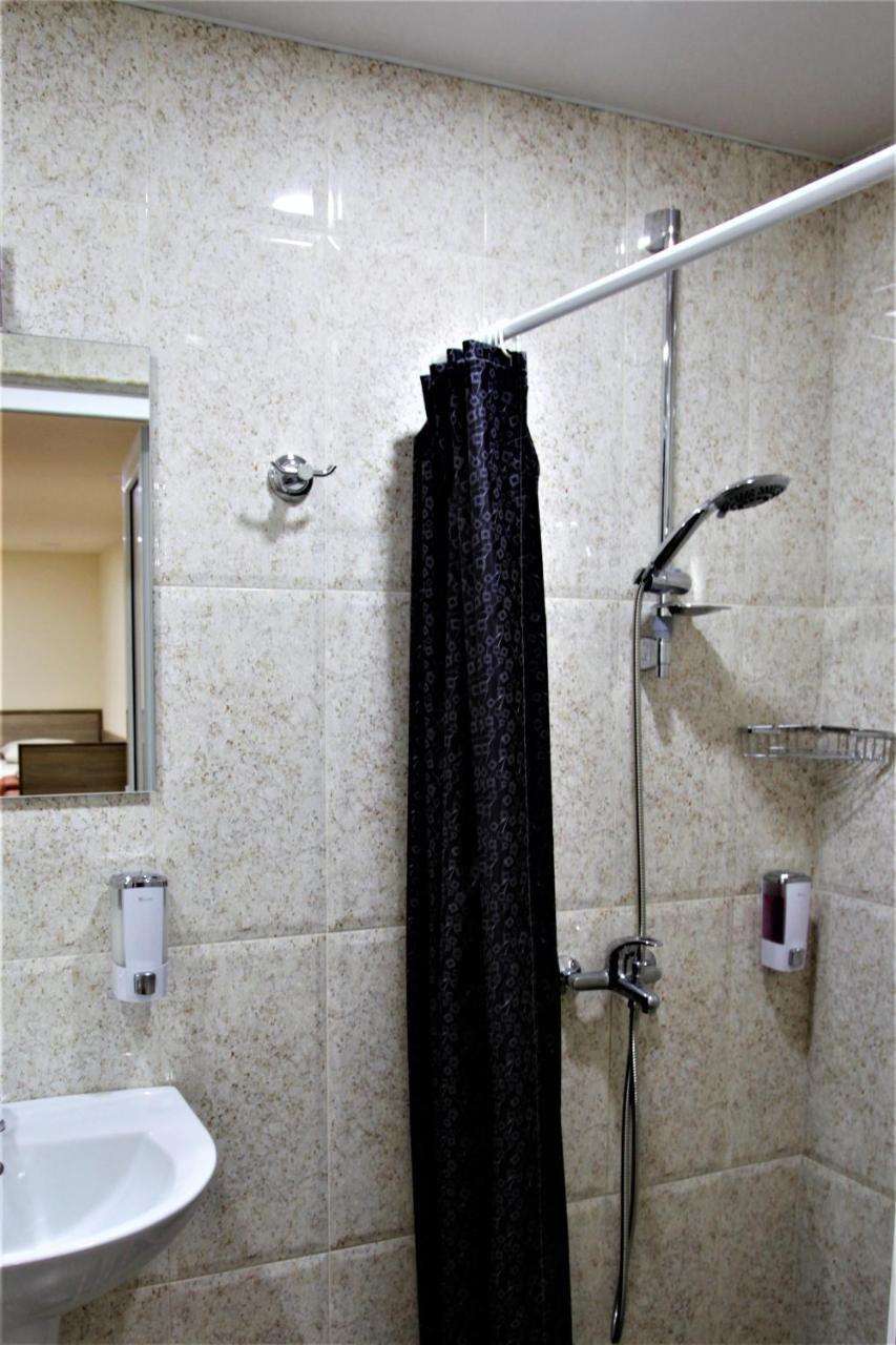 Albert House Hotel&Tours Jerevan Buitenkant foto