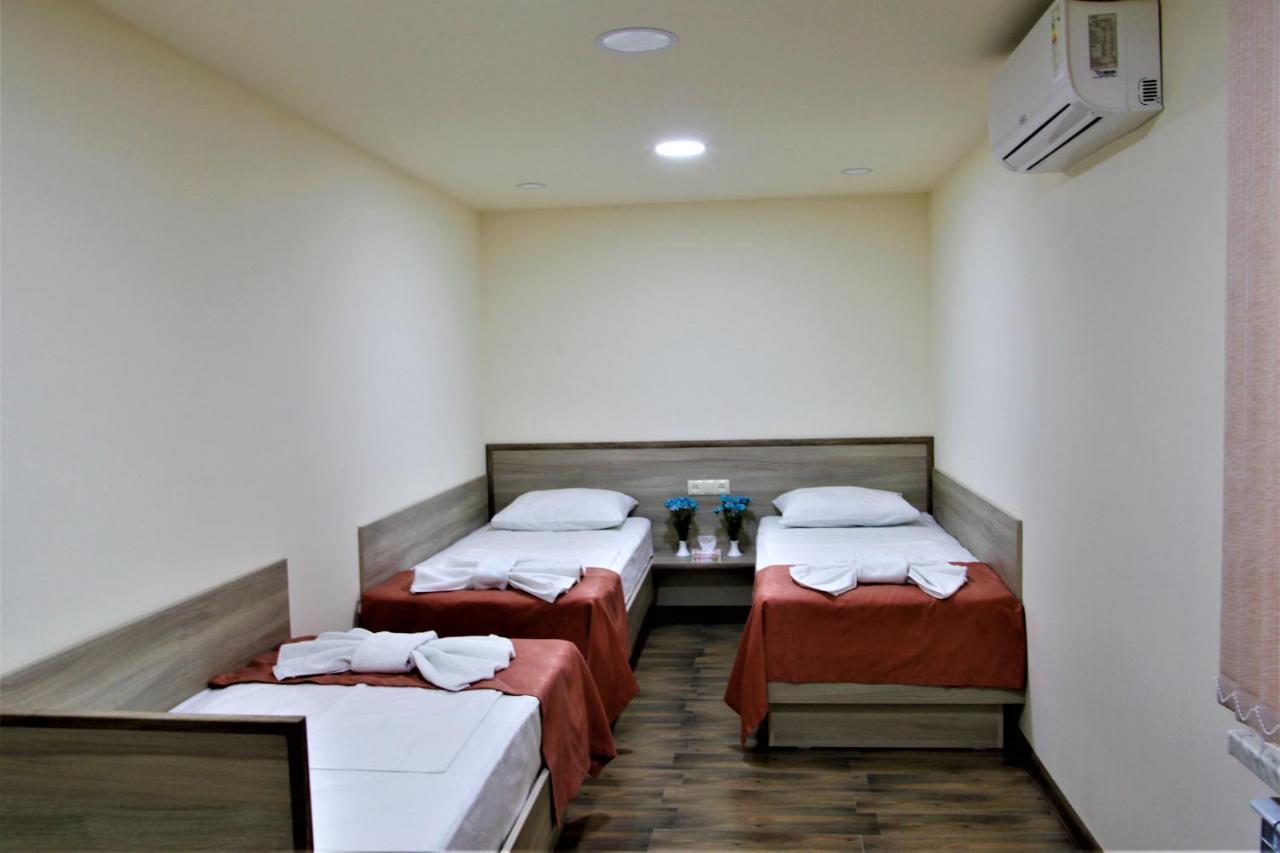 Albert House Hotel&Tours Jerevan Buitenkant foto